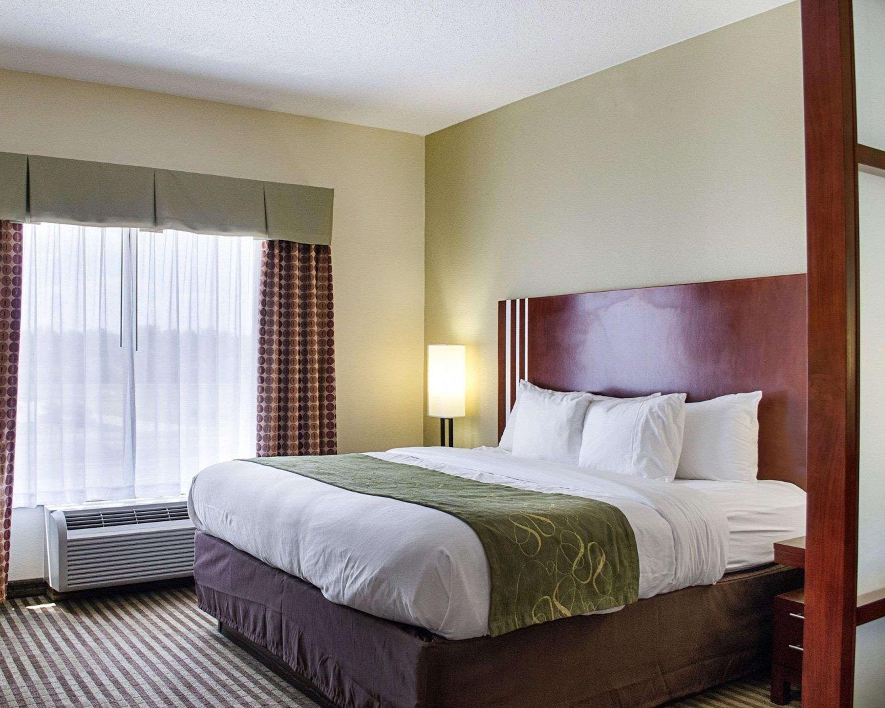 Comfort Suites Greenwood Esterno foto