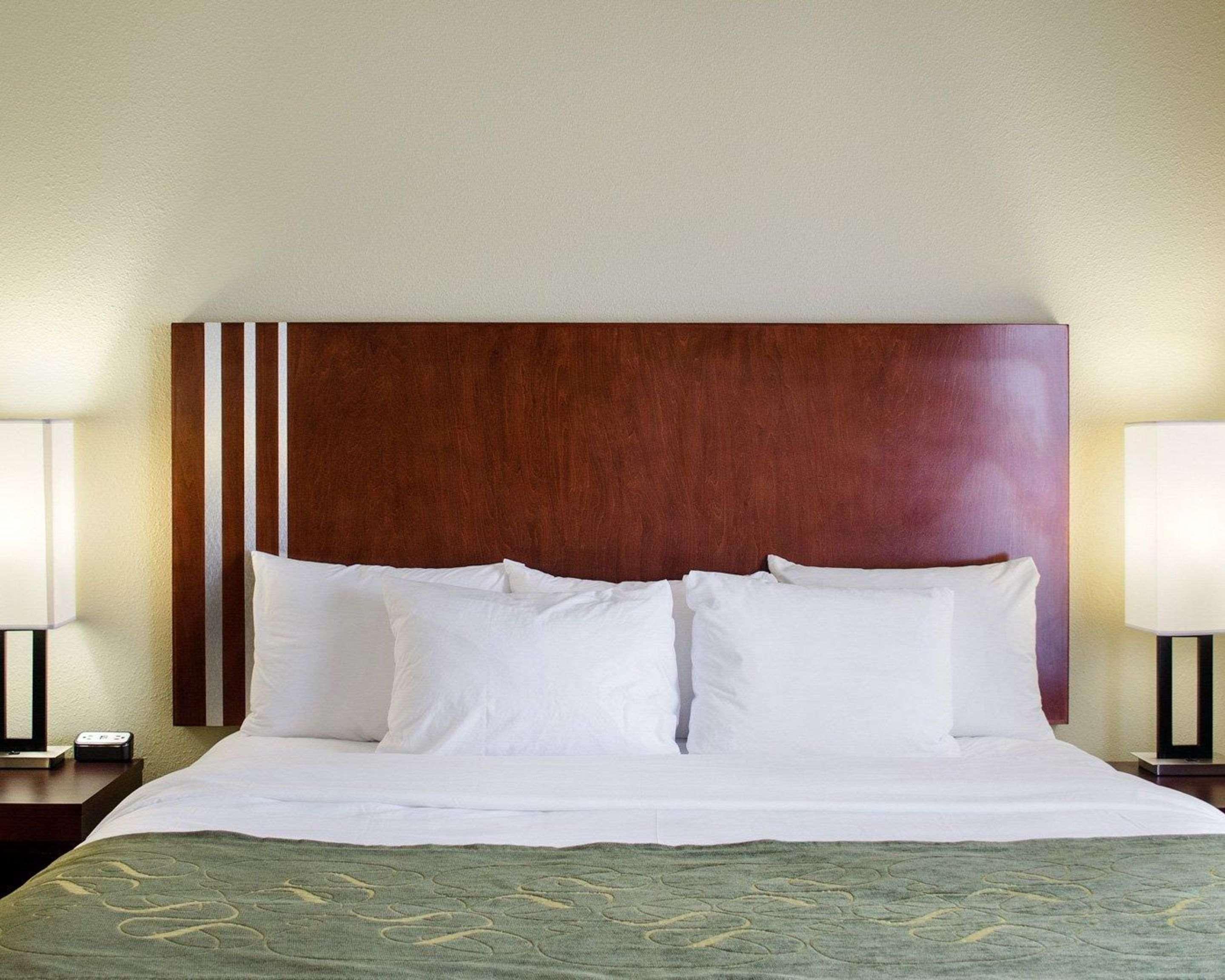 Comfort Suites Greenwood Esterno foto