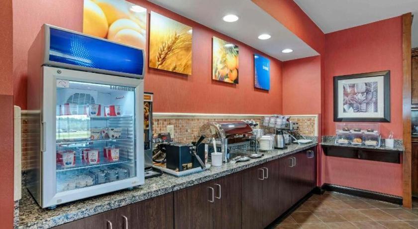Comfort Suites Greenwood Esterno foto