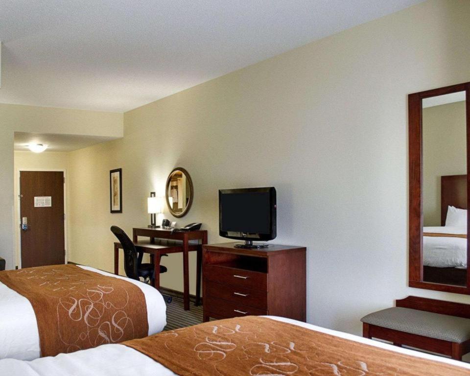 Comfort Suites Greenwood Esterno foto