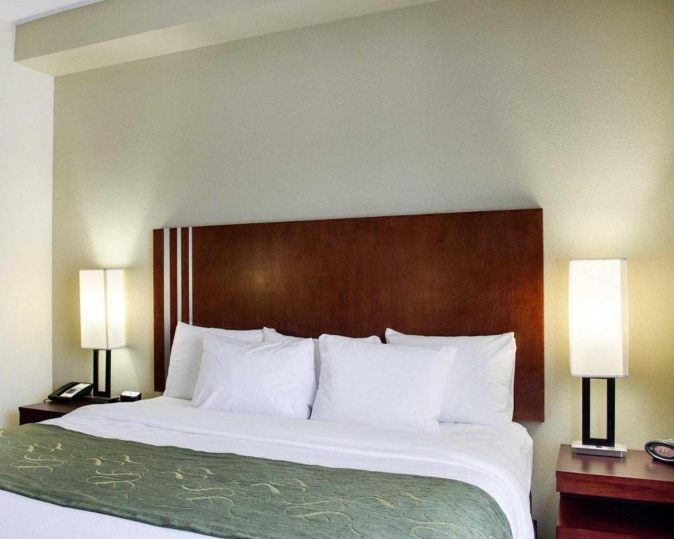 Comfort Suites Greenwood Esterno foto