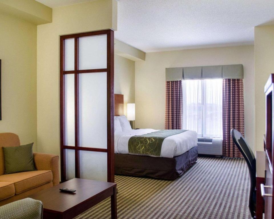 Comfort Suites Greenwood Esterno foto