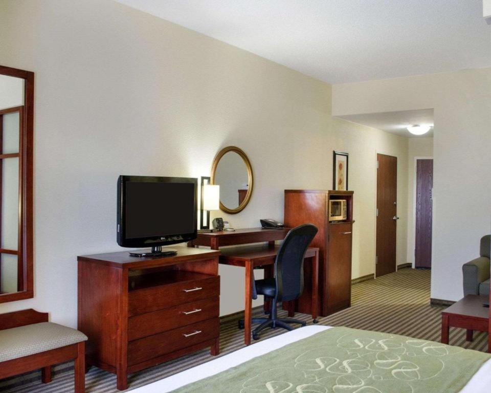 Comfort Suites Greenwood Esterno foto