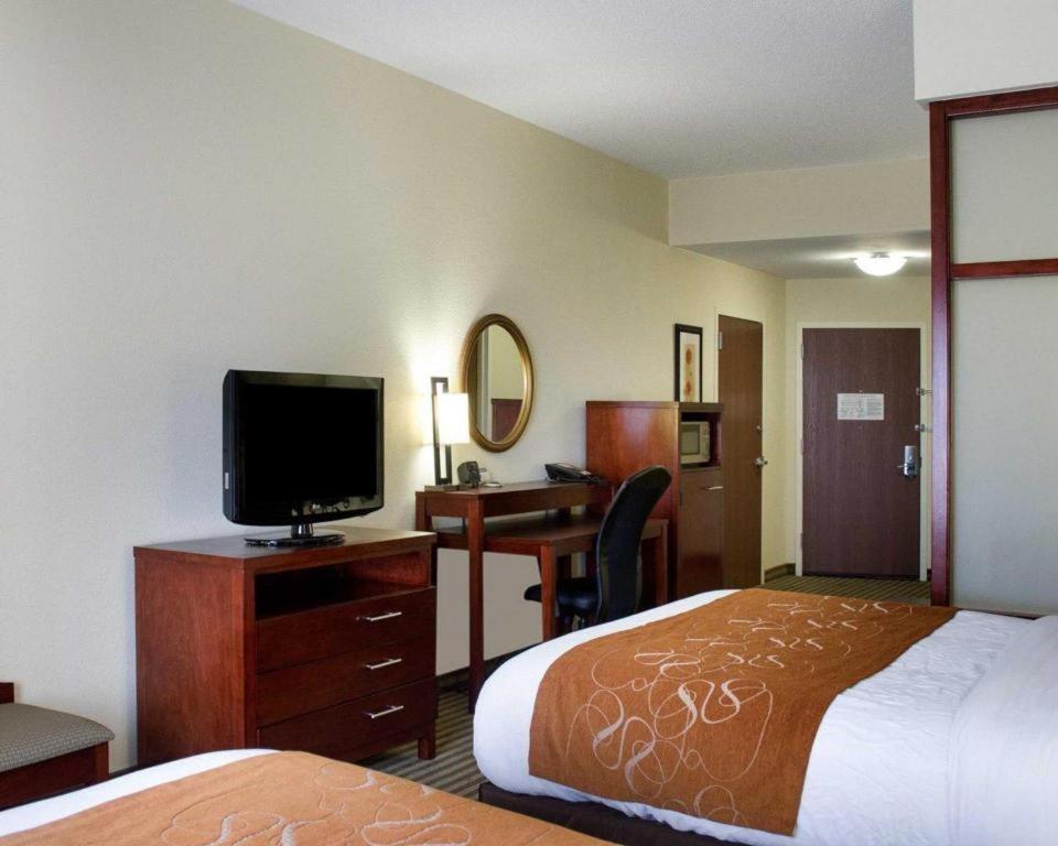Comfort Suites Greenwood Esterno foto