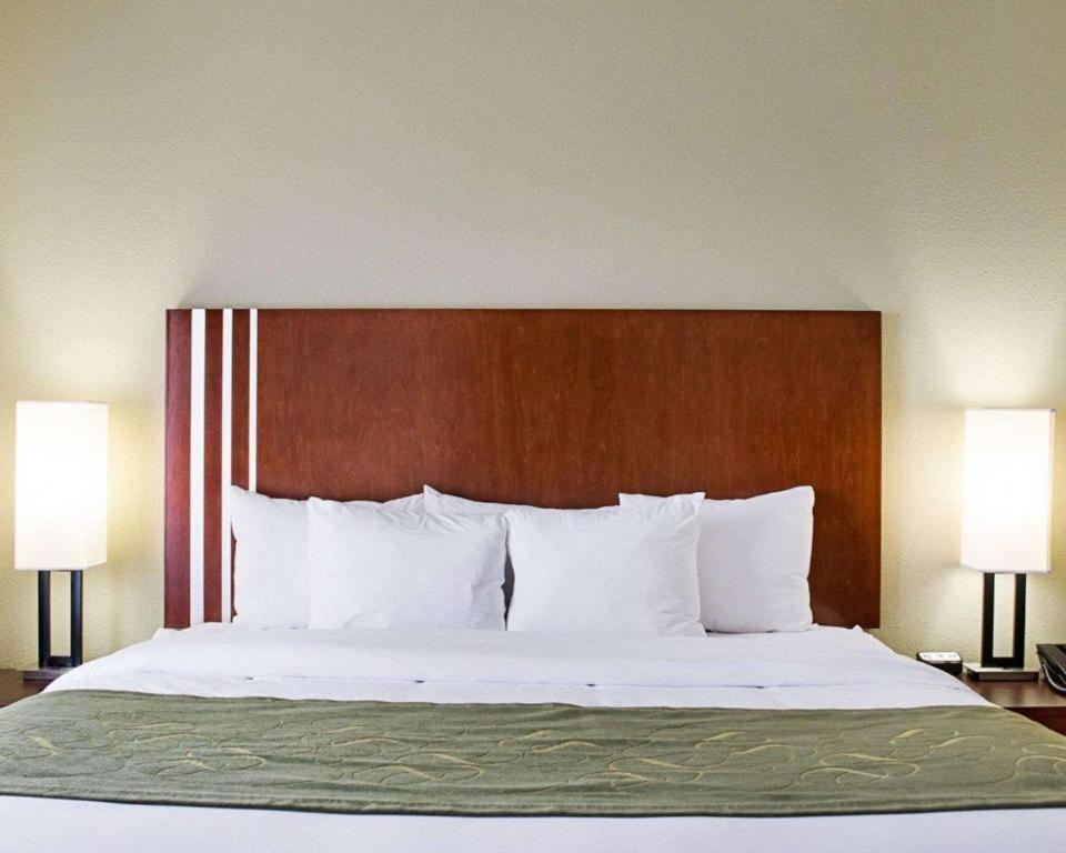 Comfort Suites Greenwood Esterno foto